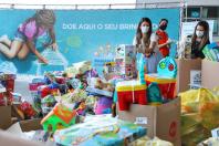 Drive Thru de brinquedos marca início da Campanha Paraná Piá