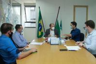 Prefeitos do Oeste do Paraná se reúnem em encontro com o secretário da SEDU