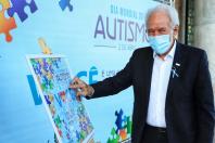 Ação no Palácio Iguaçu une lideranças por conscientização sobre Autismo