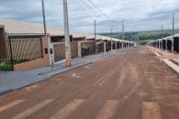 Com apoio do Estado, 56 famílias de Paiçandu recebem as chaves da casa própria