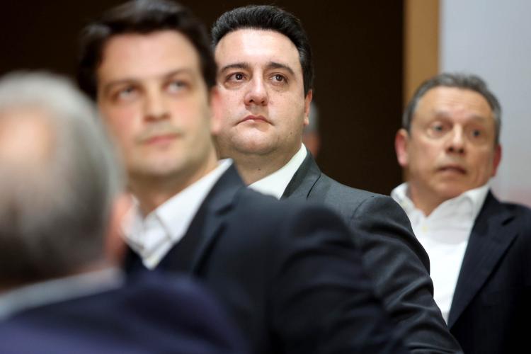 Com investimento de R$ 800 milhões, governador anuncia construção de 40 mil moradias