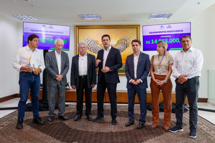 Governador libera R$ 14 milhões para compra de ônibus e caminhões para Umuarama